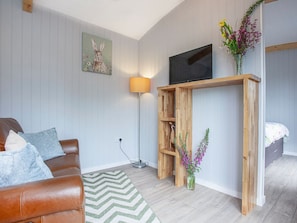 Living area | Moor Hen Shepherd Hut - Ponsford Ponds, Knowle, near Cullompton