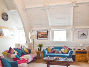 Living area | White Sands, Criccieth