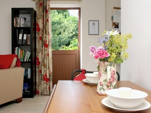 Living room/dining room | Sandhole Barn, Snodland