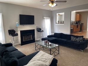 VIEW OF LIVING ROOM 