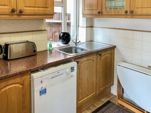 Kitchen | Little Wagon House, Holt