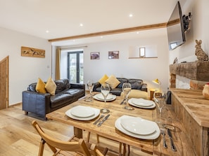 Open plan living space | The Hayloft - Cooks Castle Farm, Wroxall, near Ventnor