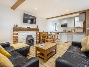 Open plan living space | The Hayloft - Cooks Castle Farm, Wroxall, near Ventnor