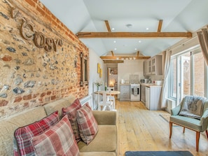 Open plan living space | Barwick Retreat, Bawdeswell