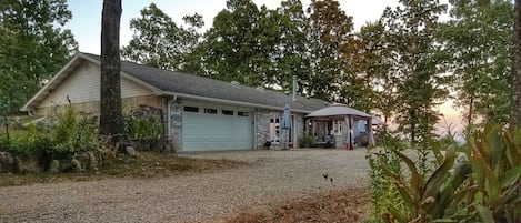 One-story basement style home with skylights and high ceilings throughout 