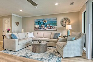 Living Room | Sleeper Sofa
