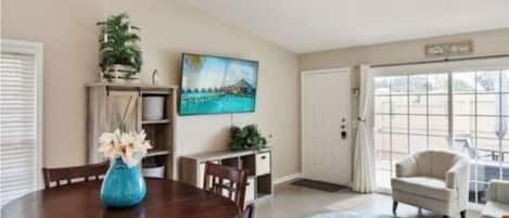 Living/Dining Area