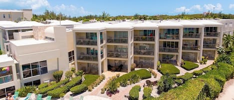 Coral Gardens - unit is located on the ground floor, easy access to beach