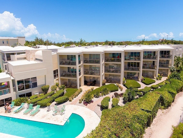 Coral Gardens - unit is located on the ground floor, easy access to beach