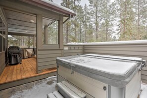 Outdoor Space | Private Hot Tub