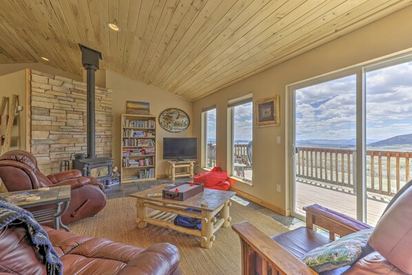 Fairplay Vacation Rental | 3BR | 2BA | Stairs Required | 1,620 Sq Ft