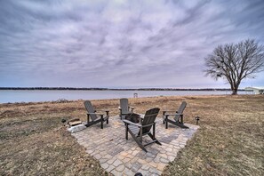 Backyard | Fire Pit