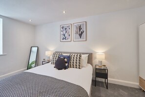 Beach Haven, Whitby - Host & Stay