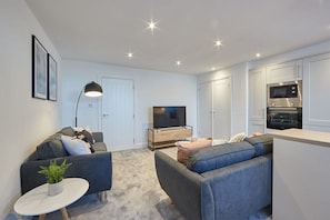 Beach Haven, Whitby - Host & Stay