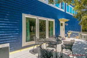 1st Floor Front Sun Deck
