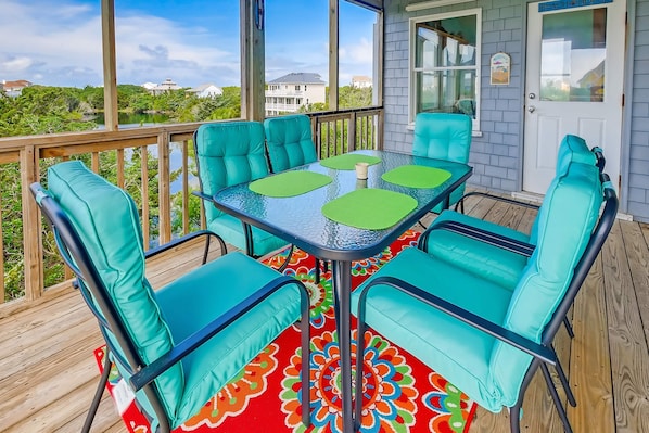 Surf-or-Sound-Realty-951-Secret-Spot-Deck-Dining-1