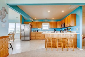 Surf-or-Sound-Realty-951-Secret-Spot-Kitchen-3