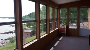 3 season screened veranda