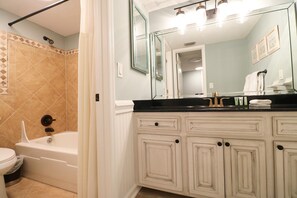 St Augustine Ocean Front Rentals Guest Bathroom