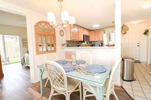 St. Augustine Beach Rentals Dining Room