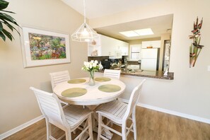 St. Augustine Beach Rentals Dining Room