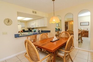 St. Augustine Beach Rentals Dining Room