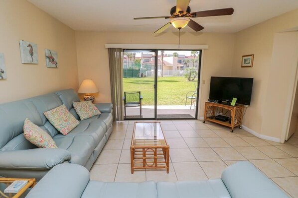 St. Augustine Beach Rentals Living Room