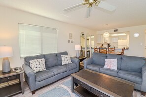 St. Augustine Beach Rentals Living Room