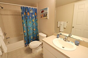 St. Augustine Beach Rentals Guest Bathroom