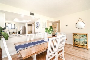 St. Augustine Beach Rentals Dining Room
