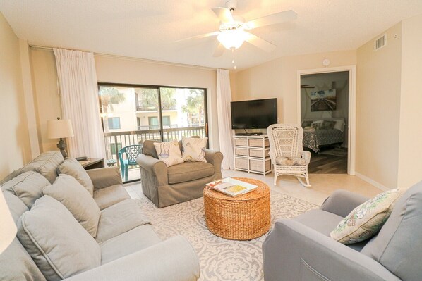 St. Augustine Beach Rentals Living Room