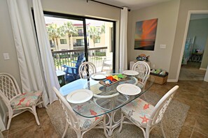 St. Augustine Beach Rentals Dining Room