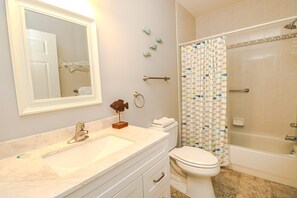 St. Augustine Beach Rentals Guest Bathroom