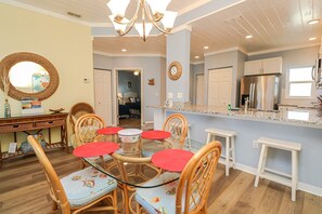 St. Augustine Beach Rentals Dining Room