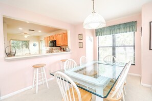 St. Augustine Beach Rentals Dining Room