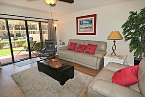 St. Augustine Beach Rentals Living Room
