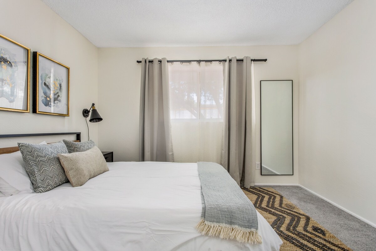 ★DesertGold Playhaus★3BD StarGazing Retreat| FirePit| BBQ| Yoga| GameRoom★
