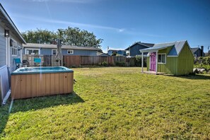 Private Yard & Hot Tub