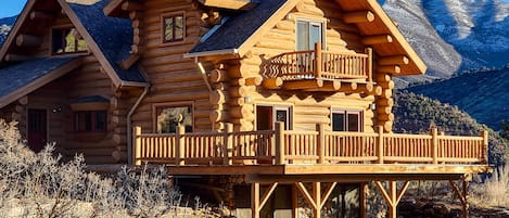 Glenwood Springs Vacation Rental | 5BR | 3BA | 3,845 Sq Ft | 2 Stories