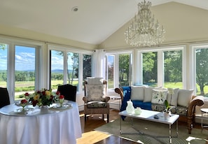 Sunroom/Dining room