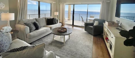 The Palms, 8th Floor Penthouse. Master Bathroom, shower/tub combo. 3 bedroom 3 bathroom, sleeps 8. Managed by Island Rentals