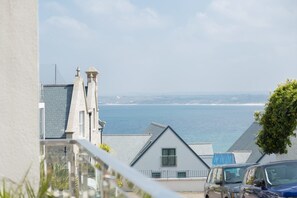 Vue sur la plage ou l’océan