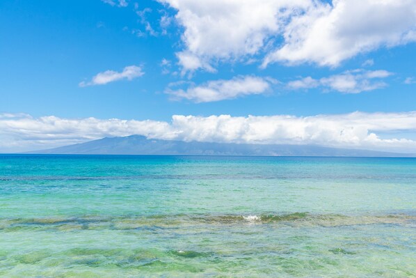 Welcome to your view....everday...all day!
Aloha