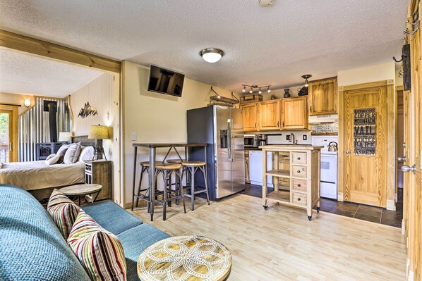 Keystone Vacation Rental | 1BR | 1BA | 430 Sq Ft | 2nd-Floor Condo