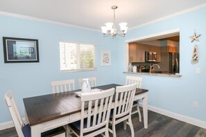 St. Augustine Beach Rentals Dining Room