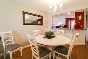 St. Augustine Beach Rentals Dining Room