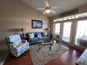 St. Augustine Beach Rentals Living Room