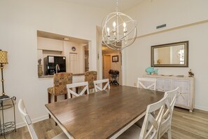 St. Augustine Beach Rentals Dining Room