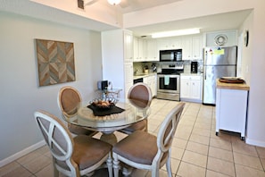 St Augustine Beach Rentals Dining Room/Kitchen