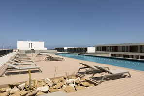 Exercise/lap pool